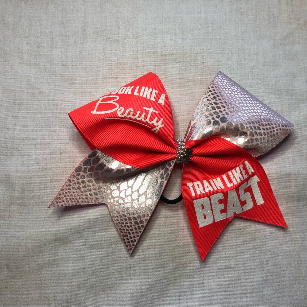 Look like a beauty cheer bow